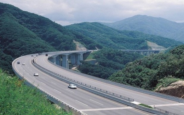 cao tốc v&acirc;n đồn m&oacute;ng c&aacute;i